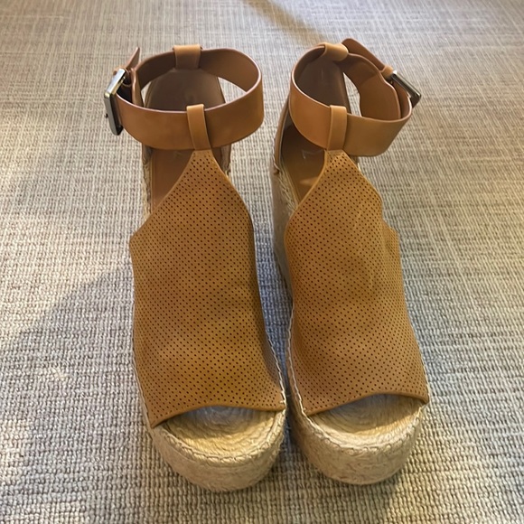 Marc Fisher Platform Espadrilles, size 10 - Picture 1 of 3